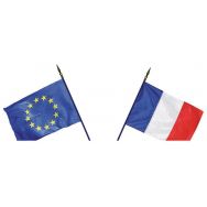 Pack porte drapeau 2 branches + drapeaux France et UE 60 x 90 cm sur hampe bois
