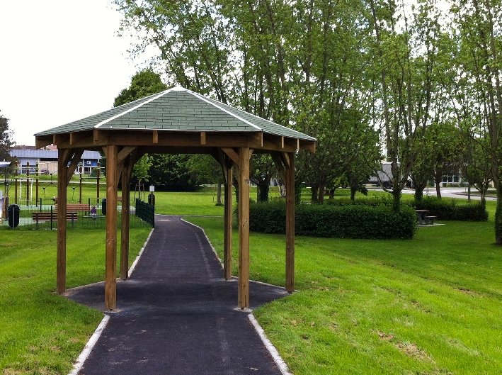 Kiosque et Pergola