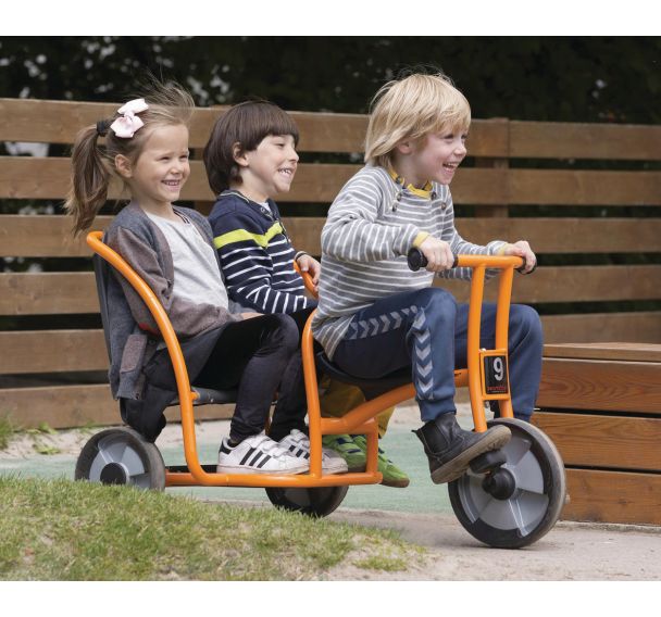 Tricycle à pédales Taxi 4/7 ans WINTHER Manutan Collectivités