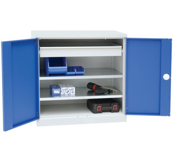 Armoire basse à tablettes et tiroirs coulissants - Manutan Expert