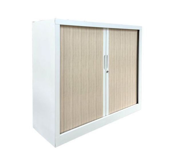 Armoire basse reconditionnée à rideaux bicolore
