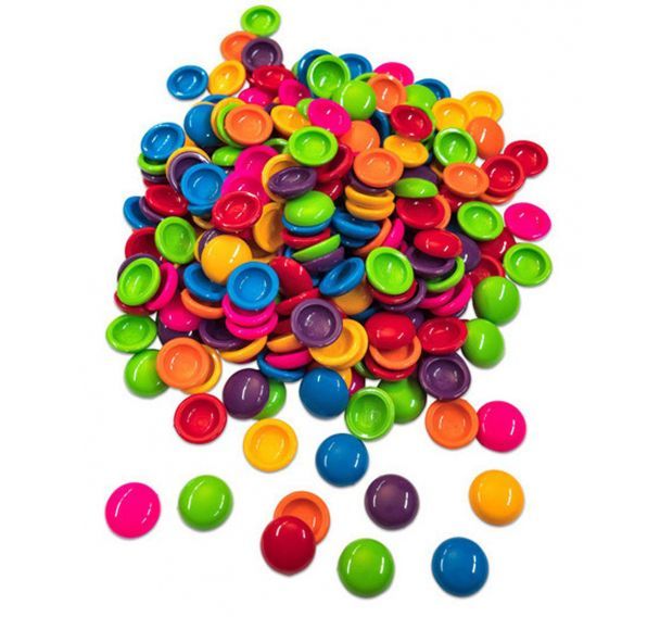 Assortiment de 250 pions en plastique