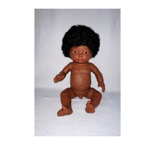 Bébé africain garçon avec cheveux