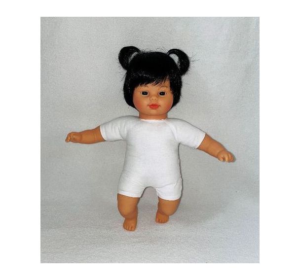 Bébé asiatique fille corps souple avec cheveux