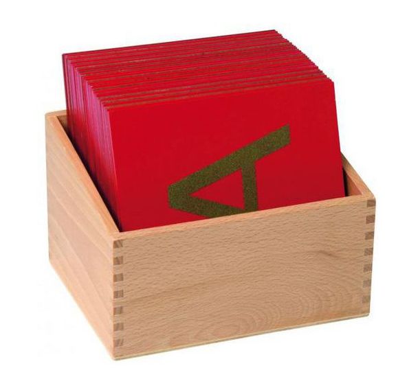 Boite de rangement pour lettres rugueuses