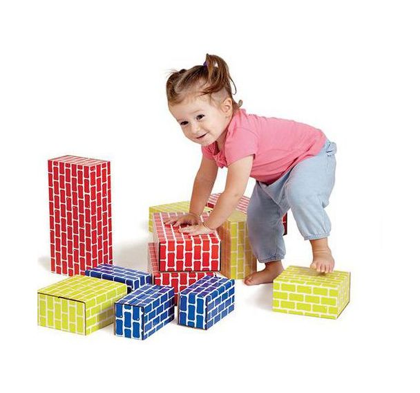 Briques géantes en carton