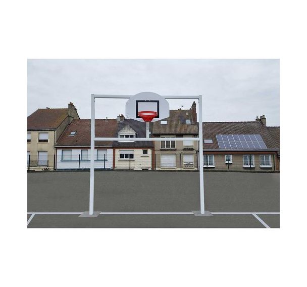 But multijeux 3x2m à sceller avec basket 2,60 m