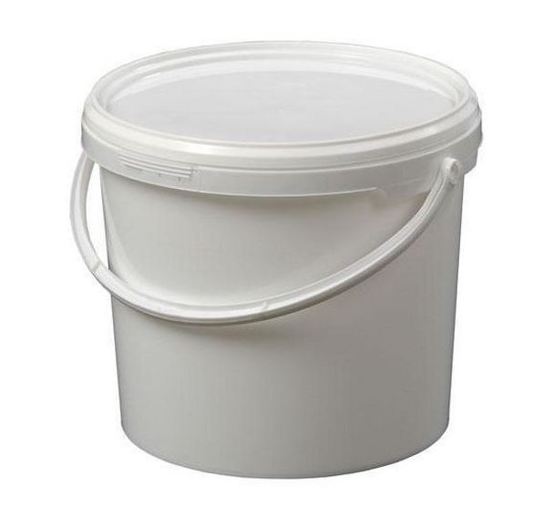 Conteneurs en plastique avec couvercles