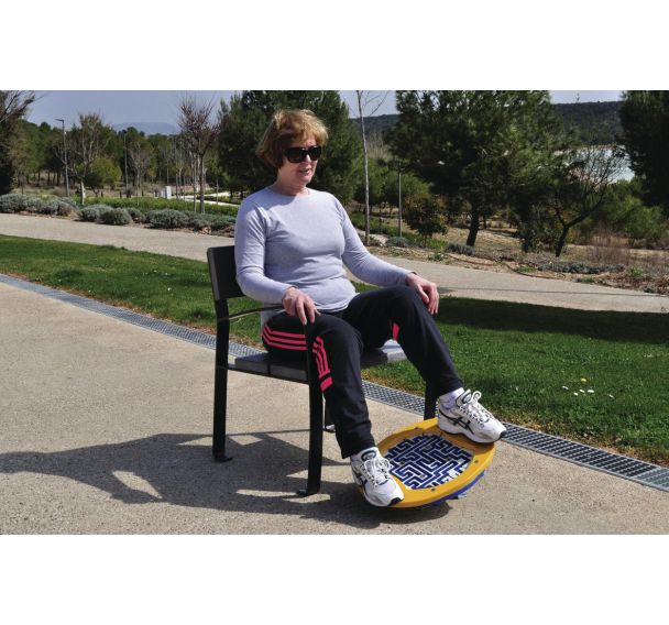 Fauteuil avec labyrinthe psychomoteur