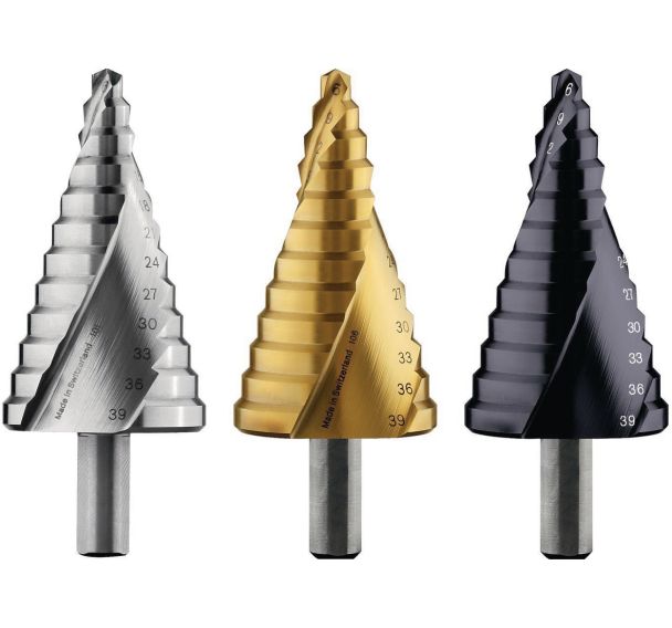 Fraises étagées, queue 3 pans