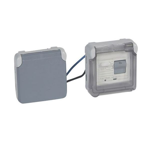 LEGRAND - Prise P+T à volet et éclips de protection
