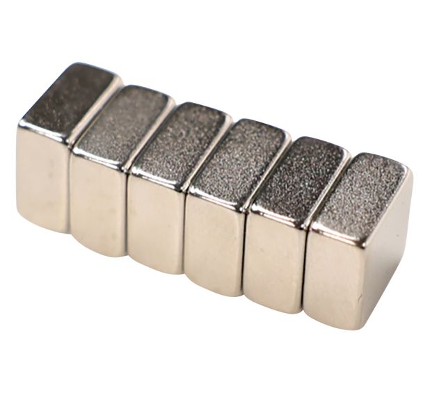 Lot de 6 aimants carrés extra forts