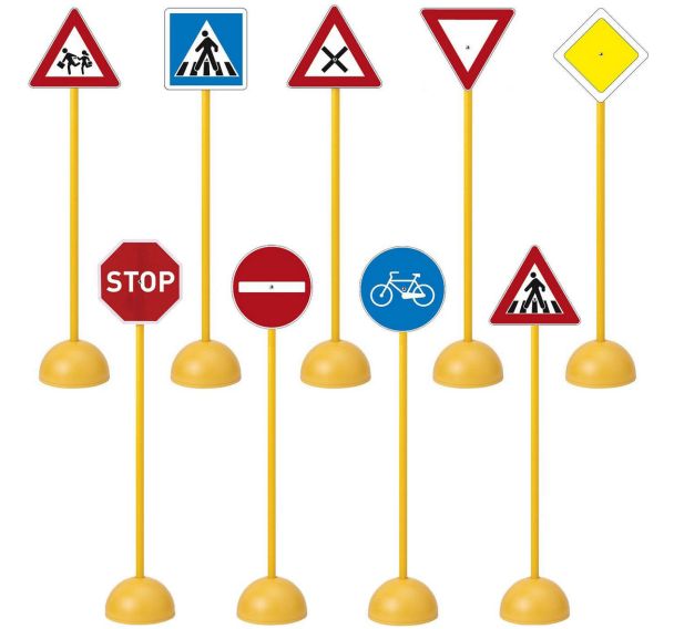 Lot de 9 panneaux de signalisation