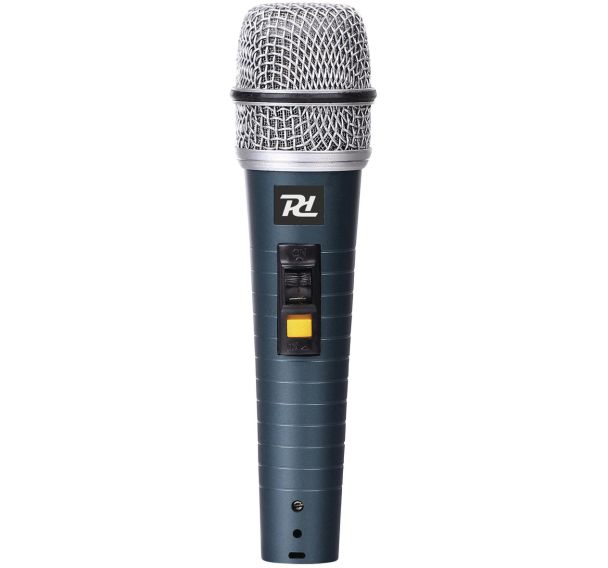 Microphone filaire main dans valise