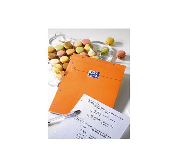 OXFORD Bloc-Notes Perforé Orange A4+ Petits Carreaux 5mm 80 Feuilles Agrafées Couverture Carte Enduite Orange