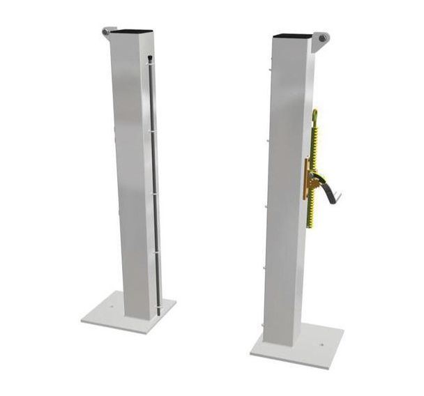 Poteaux en acier carré 100 sur platine