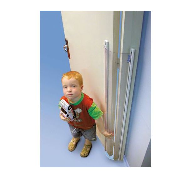 Protection totale anti-pince doigts pour ouverture de porte vers l’intérieur