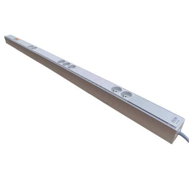 Rampe électrique 8 prises largeur 1250 pour établi de 1750