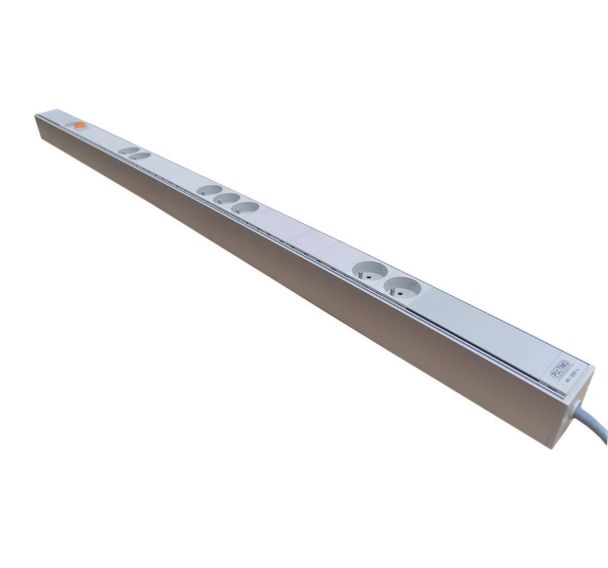 Rampe électrique 8 prises largeur 950 pour établi de 1200
