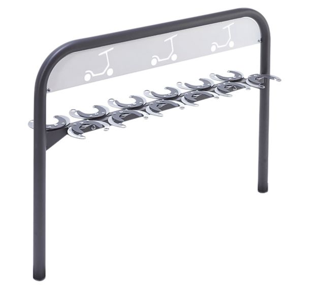 Range 12 trottinettes face à face