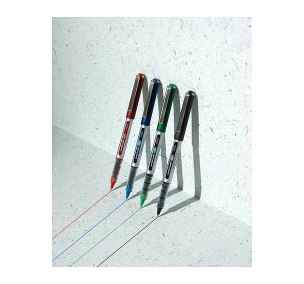 Roller encre liquide EYE pointe fine 0.5 mm - Uni-Ball