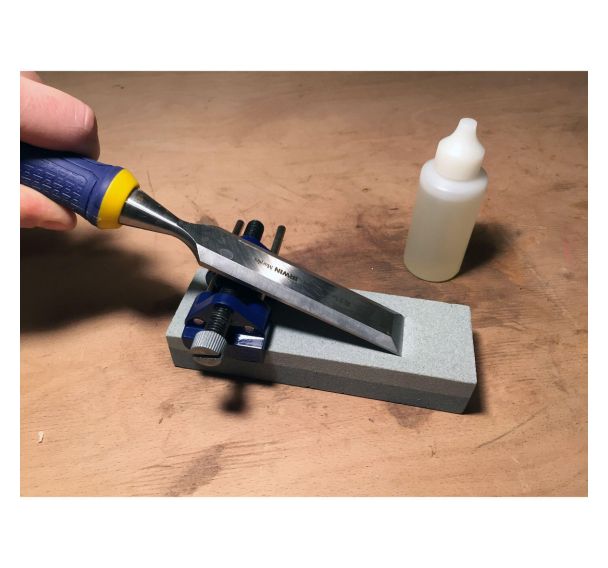 Set d'affûtage 3 pièces (pierre, guide et huile)