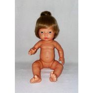 Bébé européen fille avec cheveux