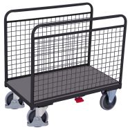 Chariot à arceaux avec panneaux grillagés
