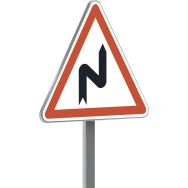 Panneau permanent A1c succession de virages 1er à droite - Taliaplast