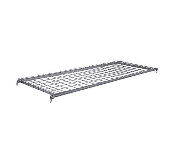 Etagère accrochée en grillage