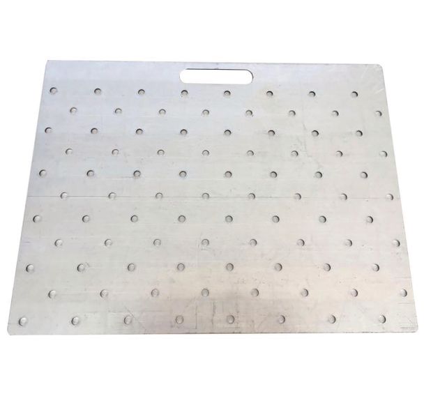 Gabarit de perçage acier pour clous podotactiles