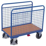 Chariot à arceaux avec panneaux grillagés