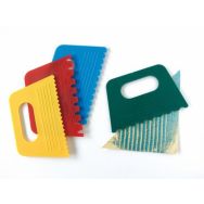 Lot de 4 peignes à cran en plastique rigide