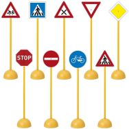 Lot de 9 panneaux de signalisation