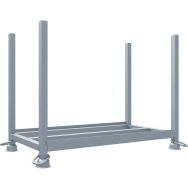 Palette empilable pour socles de clôture de chantier