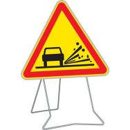 Panneau AK22 Projections gravillons 700mm classe 2 sur pied