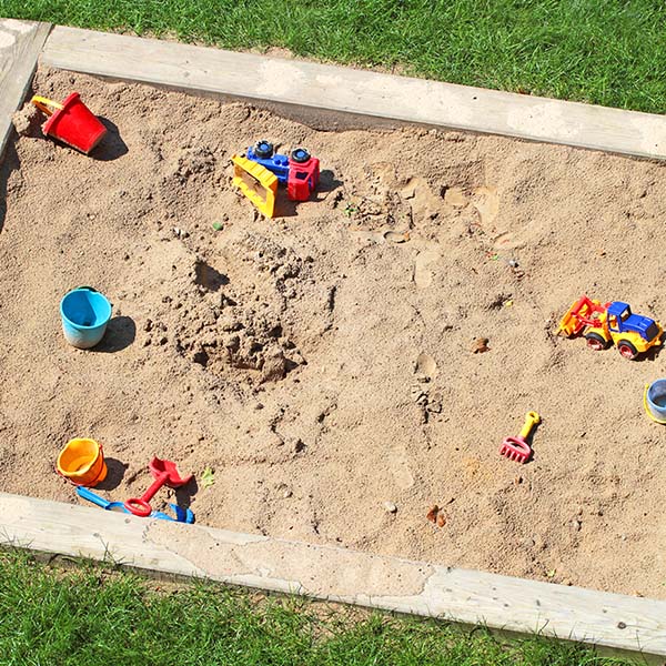 Nettoyage bac à sable école