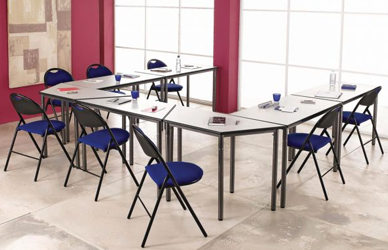Table de réunion plateau mélaminé chants surmoulés Table de réunion plateau mélaminé chants surmoulés